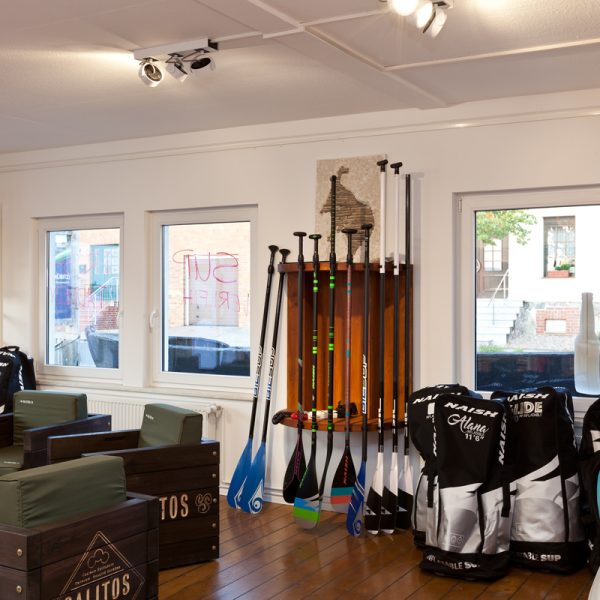 SUP-Paddles im Store Waren